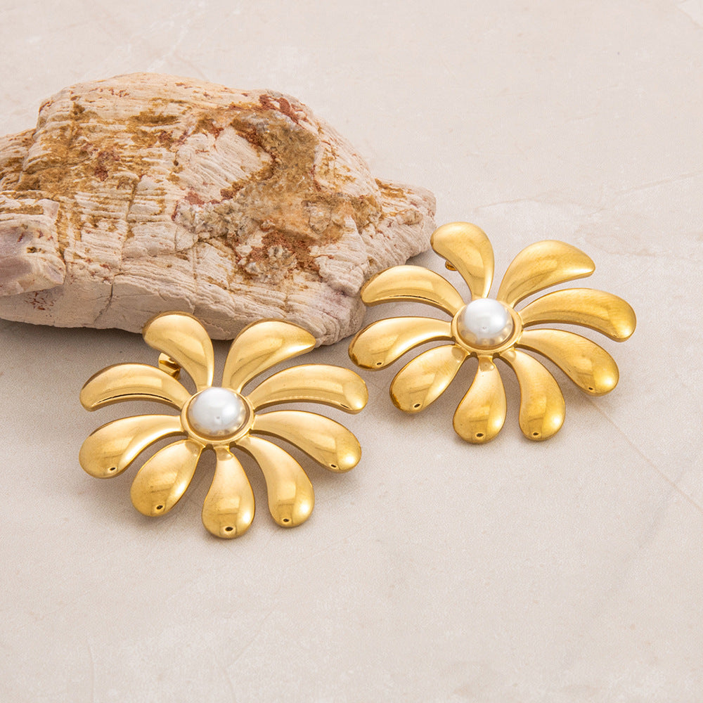 Delicate Flower Pearl Earrings