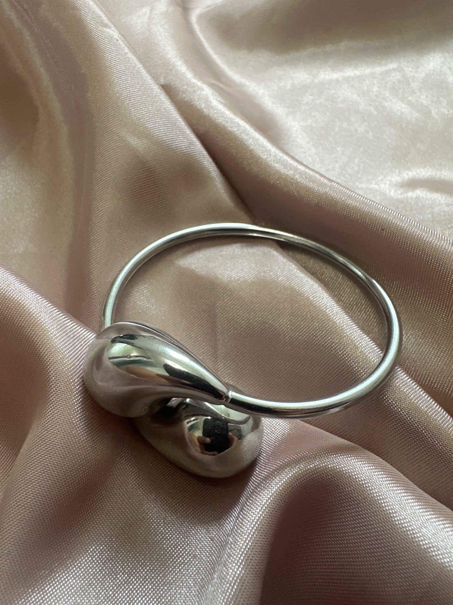 SILVER Waterdrop stainless steel bangle