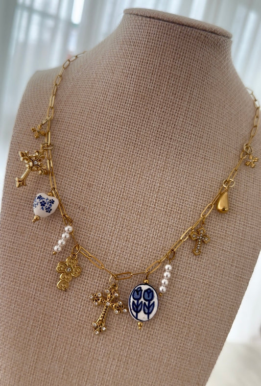 ADORE CHARM NECKLACE