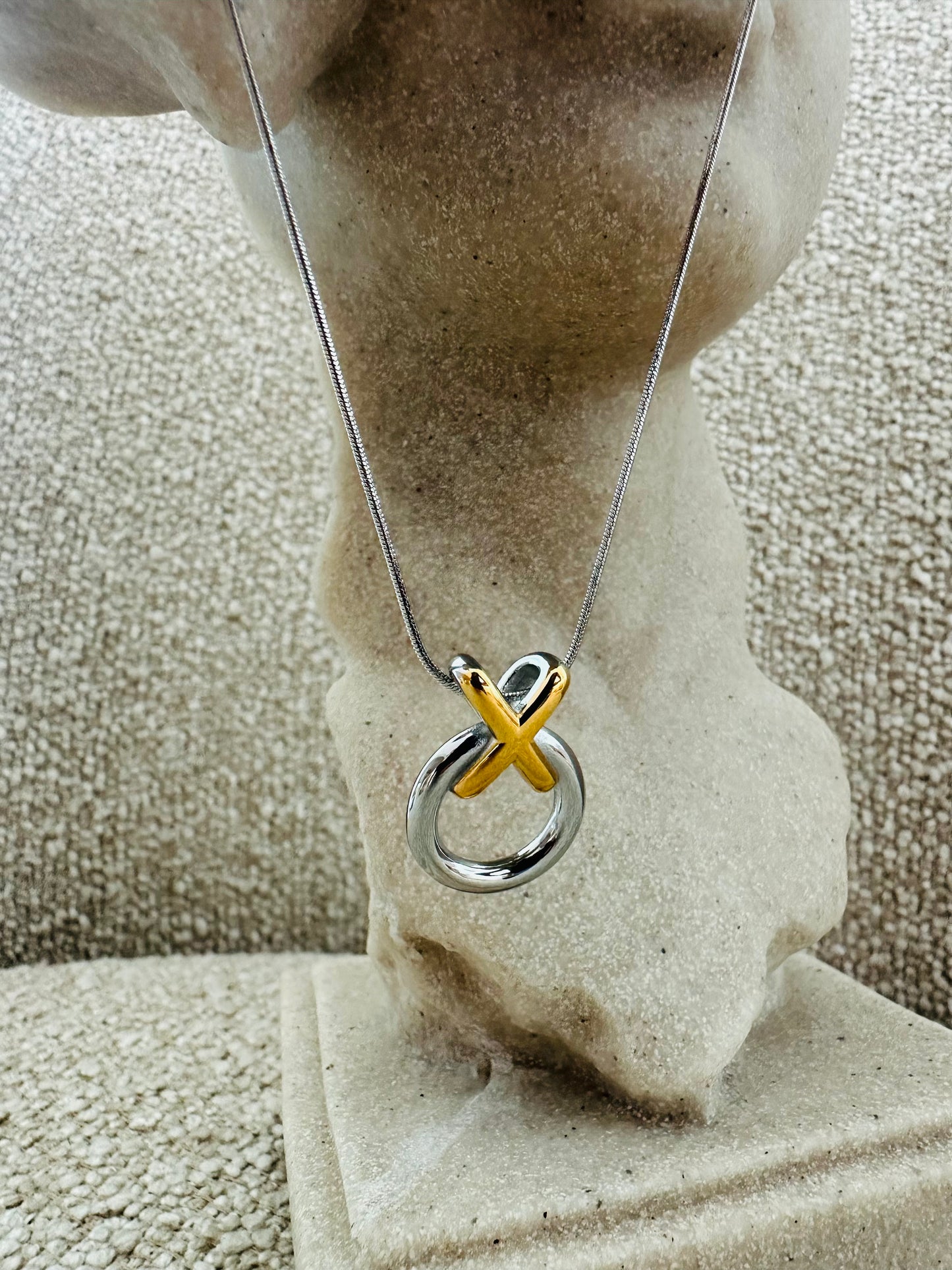 Two tone everyday necklace