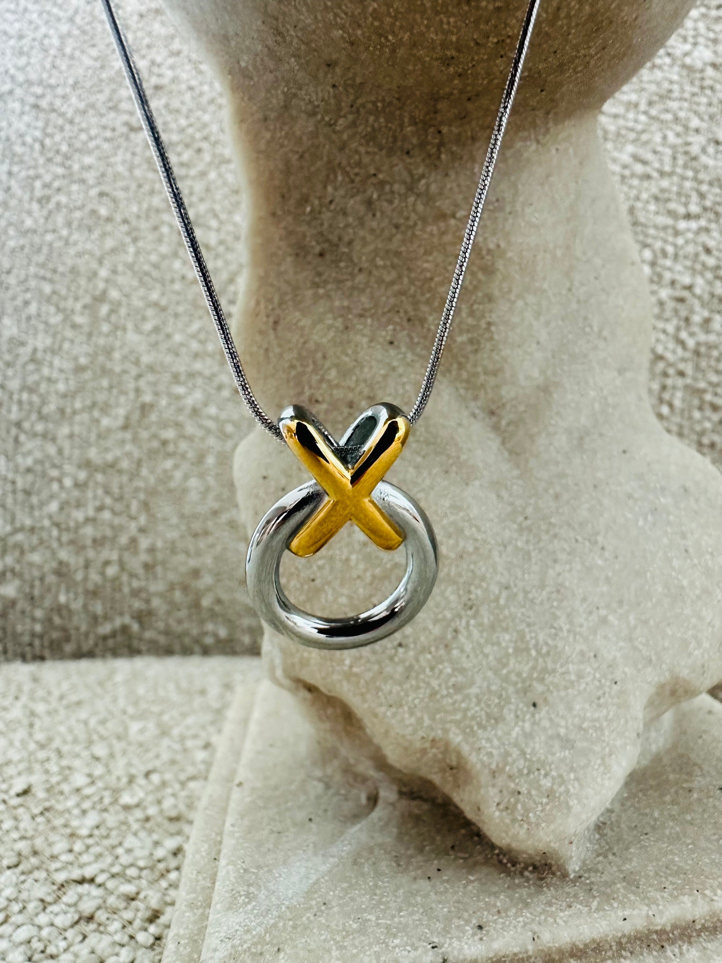 Two tone everyday necklace