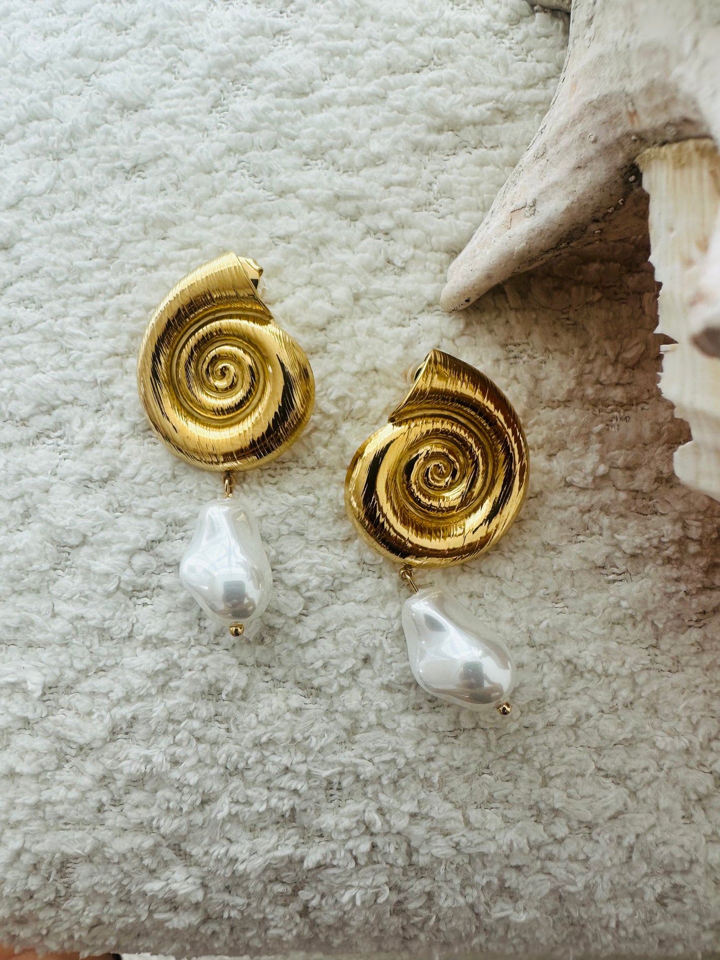 Conch Pearl Earrings