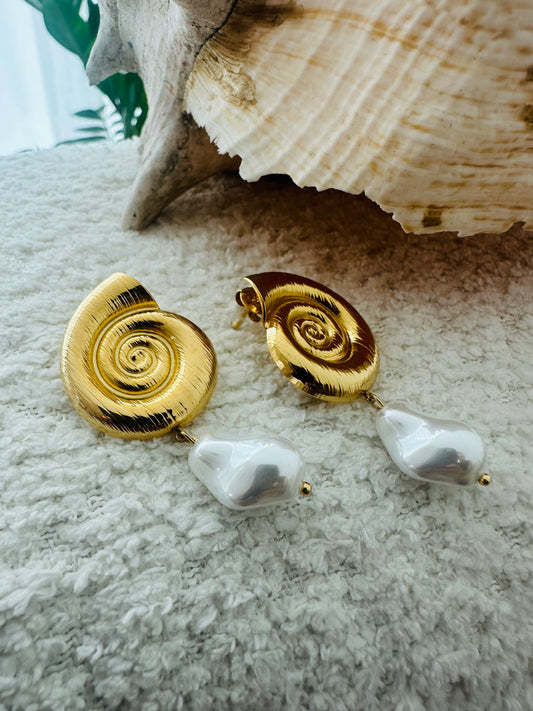 Conch Pearl Earrings